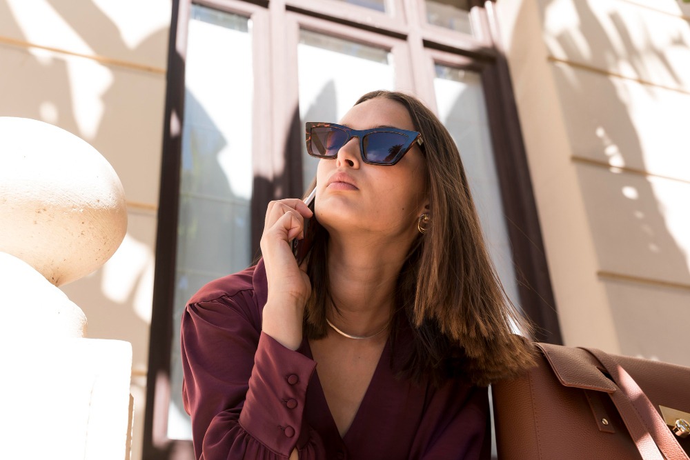 Ako vybrať slnečné okuliare podľa tvaru tváre – kompletný sprievodca pre ženy