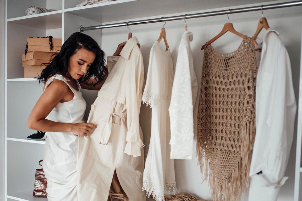 Najčastejšie chyby pri tvorbe kapsulového šatníka a ako sa im vyhnúť