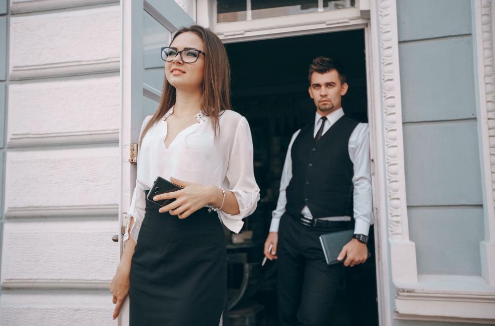 Kapsulový šatník do práce: Ako vyzerať profesionálne a cítiť sa pohodlne